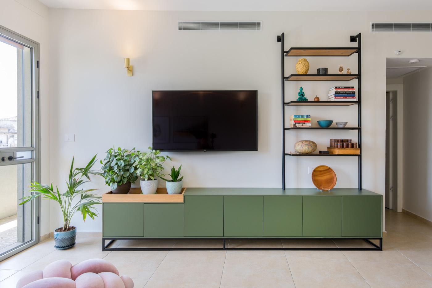 Green Lines Apartment, interior view 2