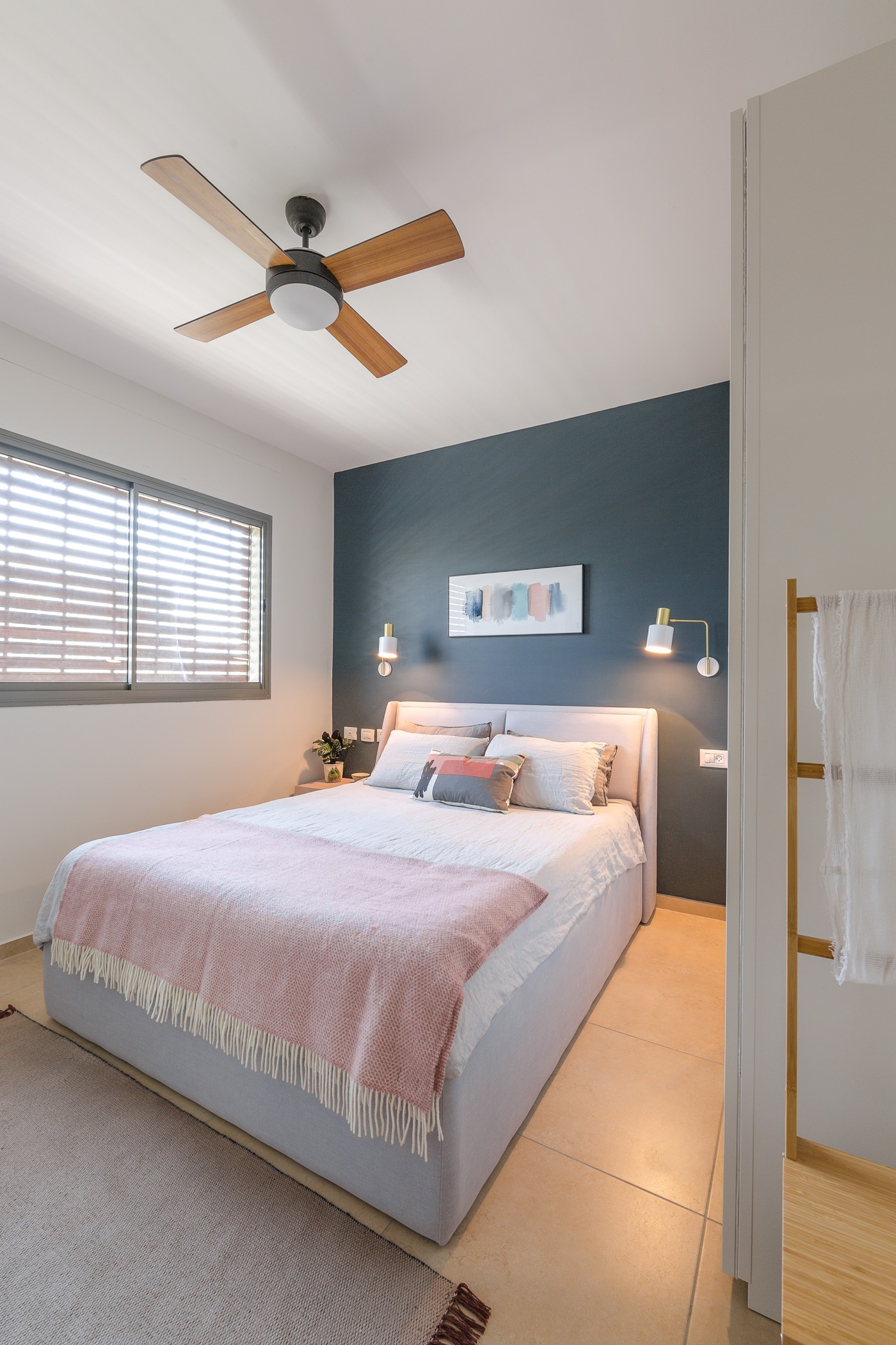 Green Lines Apartment, interior view 4