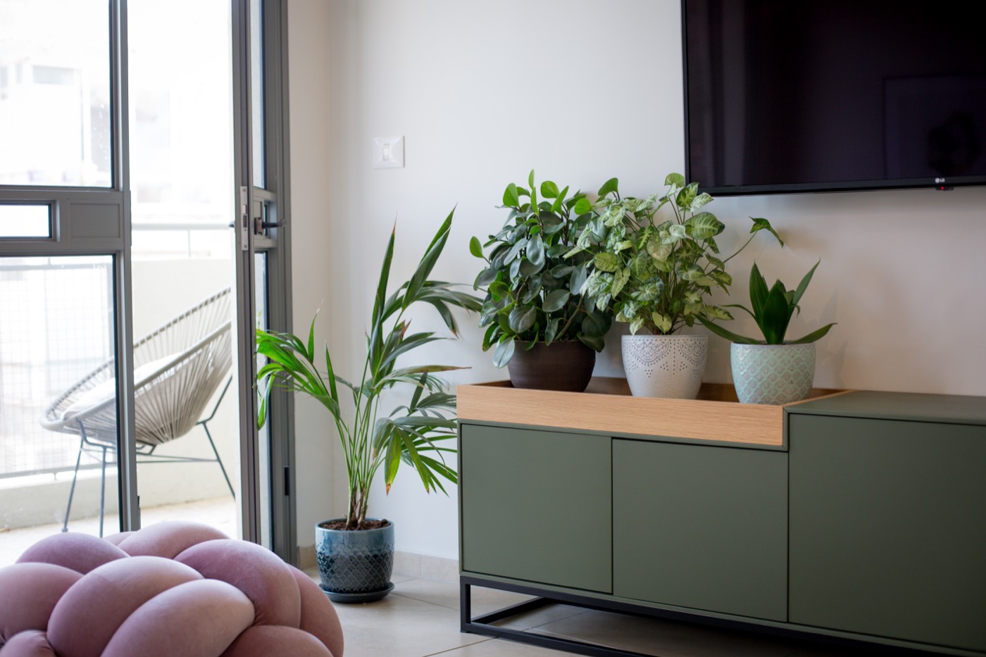 Green Lines Apartment, interior view 6