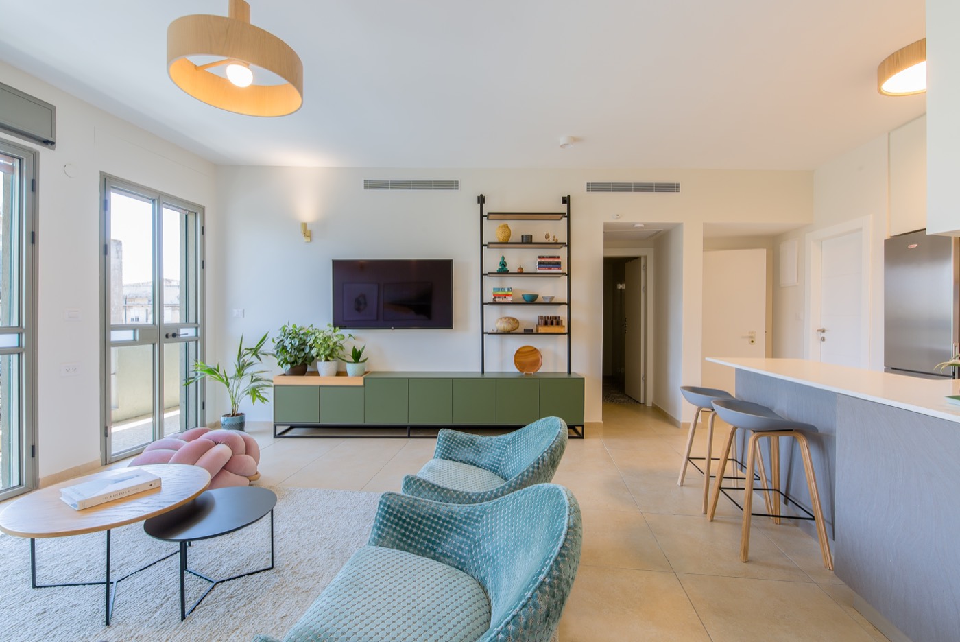Green Lines Apartment, view 1