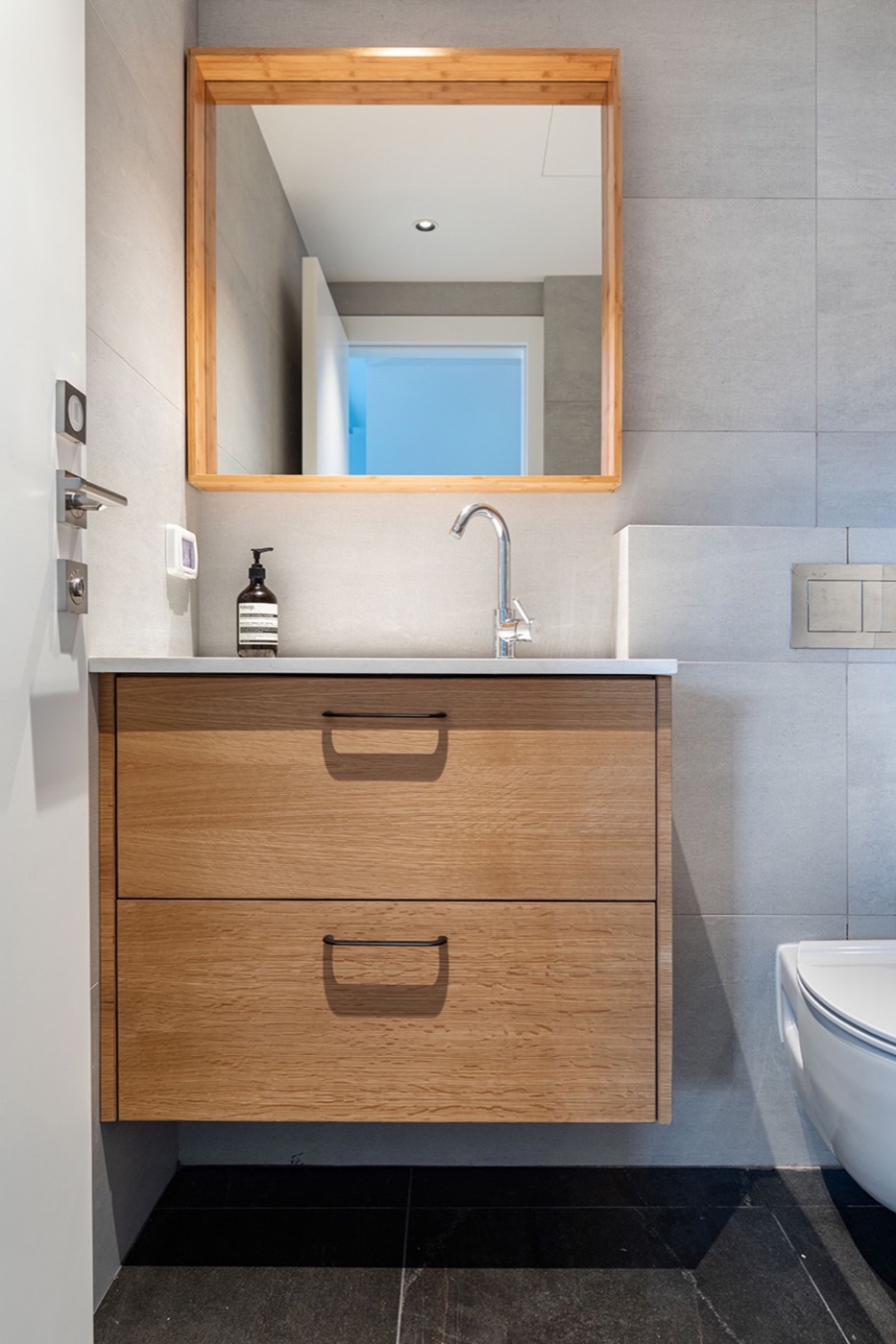 Apartment in Layers, interior view 11