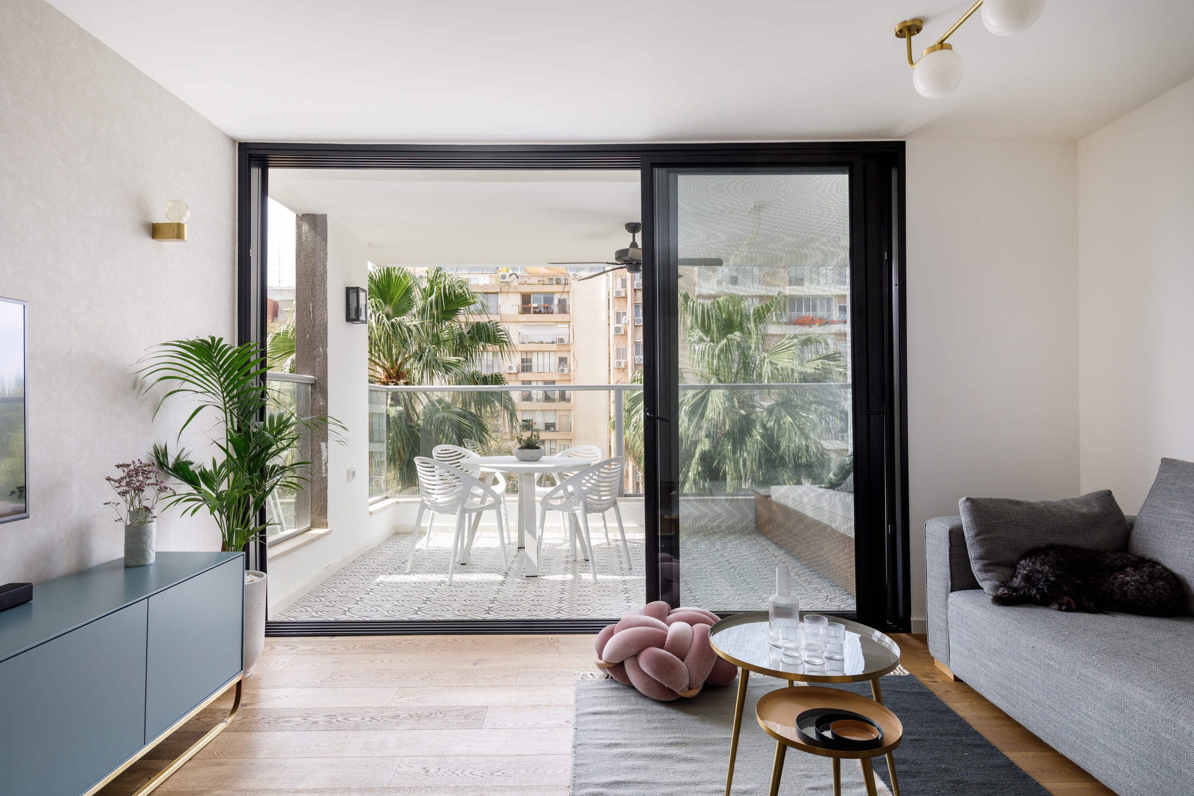 Apartment in Flow, interior view 1