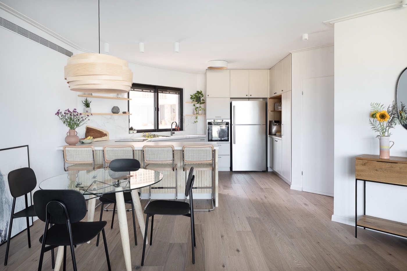 Compact Apartment, interior view 1